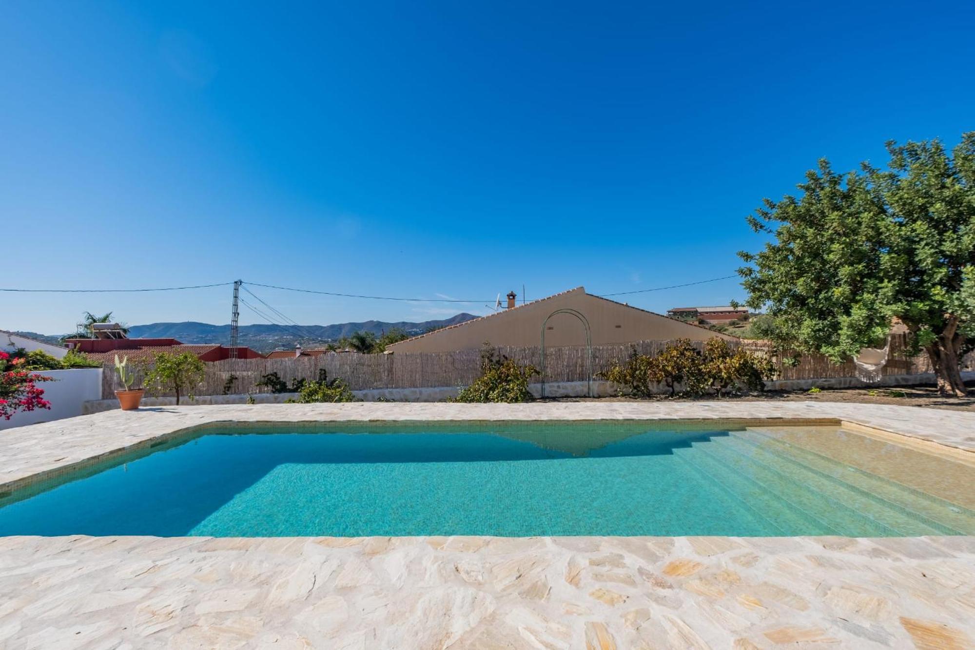 Villa Cayetana - Spacious 4-bedroom With Private Pool Terrace & Bbq *