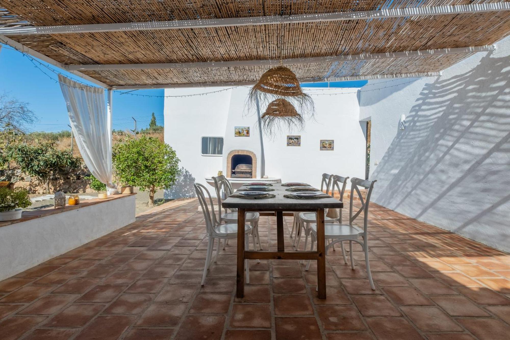 Cayetana - Spacious 4-bedroom With Private Pool Terrace & Bbq