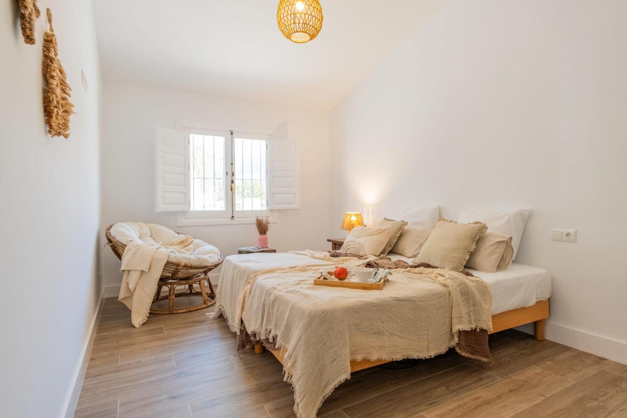 Cayetana - Spacious 4-bedroom With Private Pool Terrace & Bbq