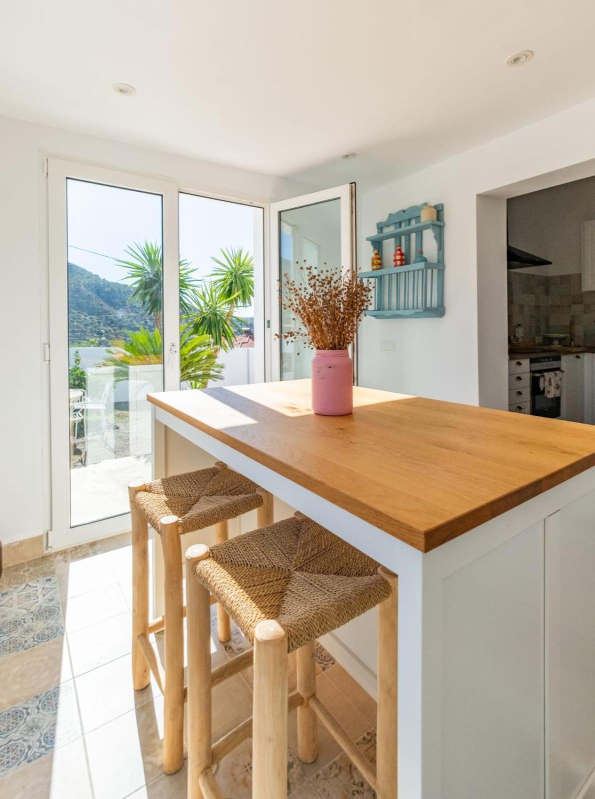 Villa Cayetana - Spacious 4-bedroom With Private Pool Terrace & Bbq Málaga