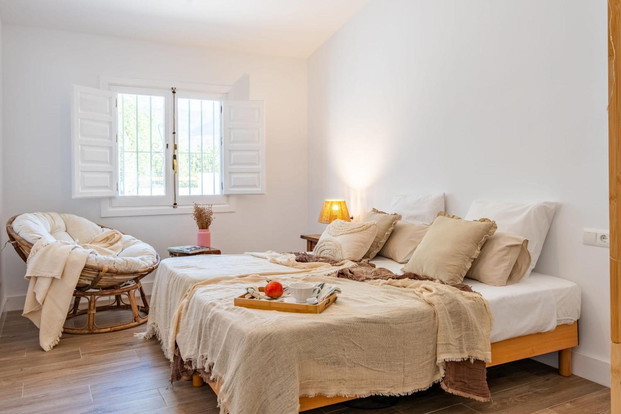 Cayetana - Spacious 4-bedroom With Private Pool Terrace & Bbq *