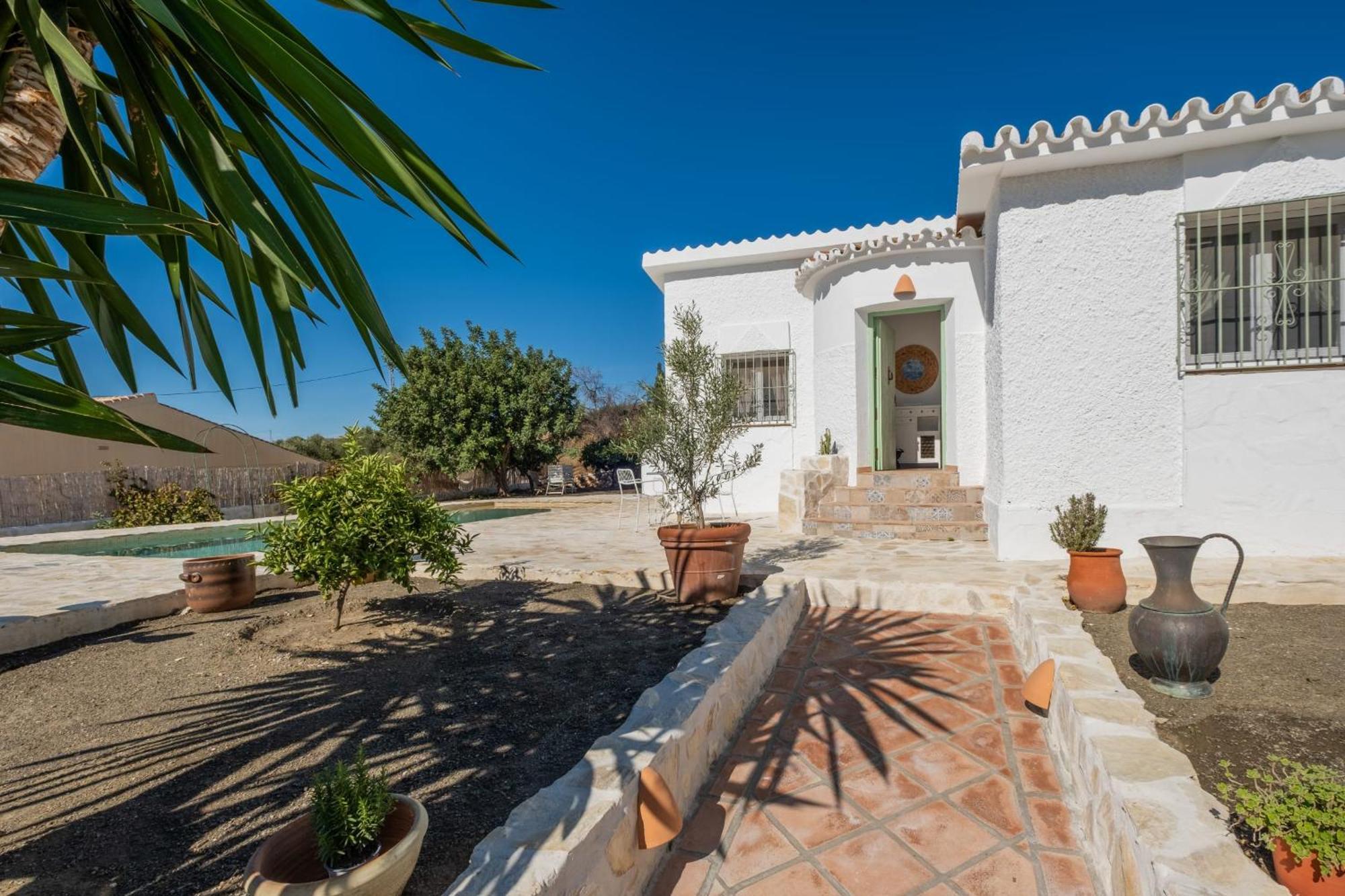Villa Cayetana - Spacious 4-bedroom With Private Pool Terrace & Bbq *